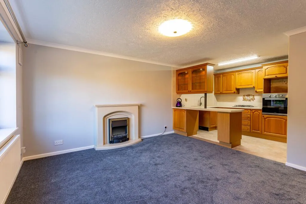 2 bed Maisonette