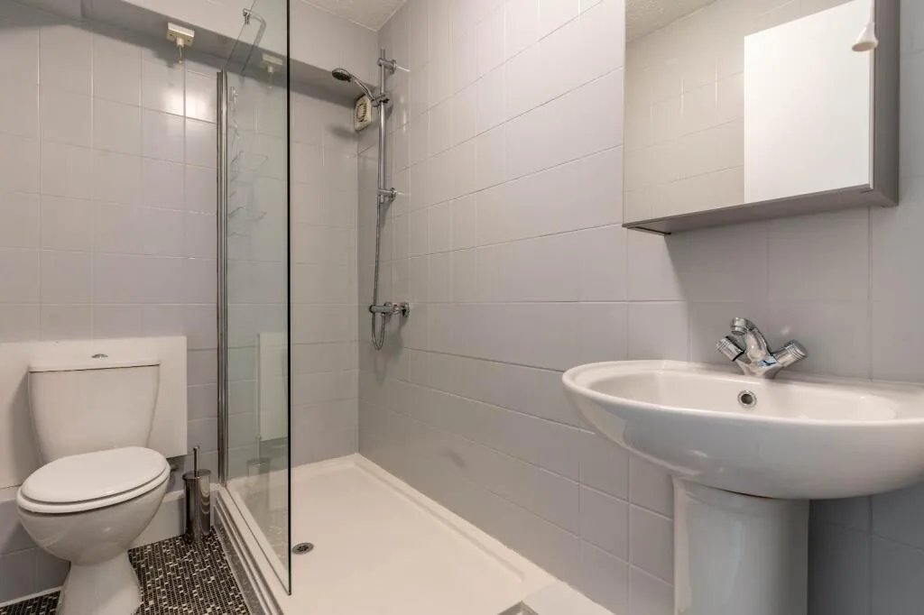 2 bed Maisonette