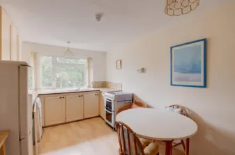 2 bed Maisonette