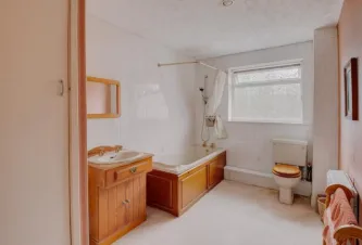 2 bed Maisonette