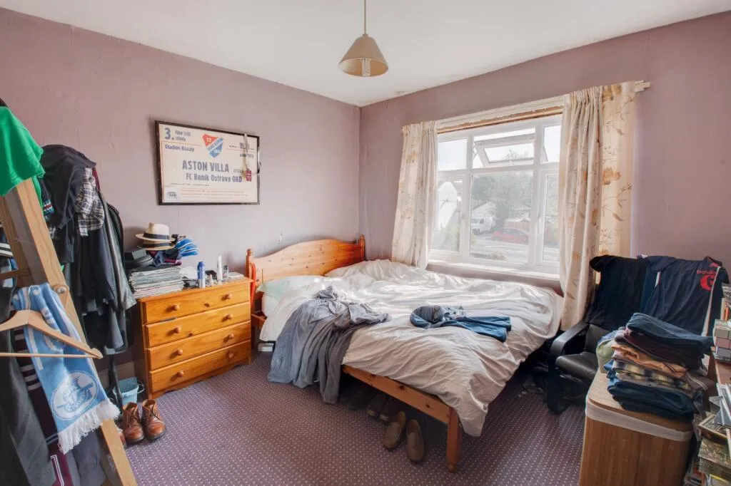 5 bed Detached