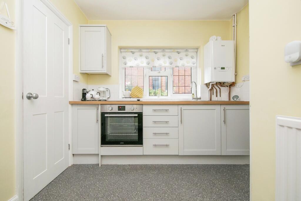 2 bed Semi-Detached Bungalow