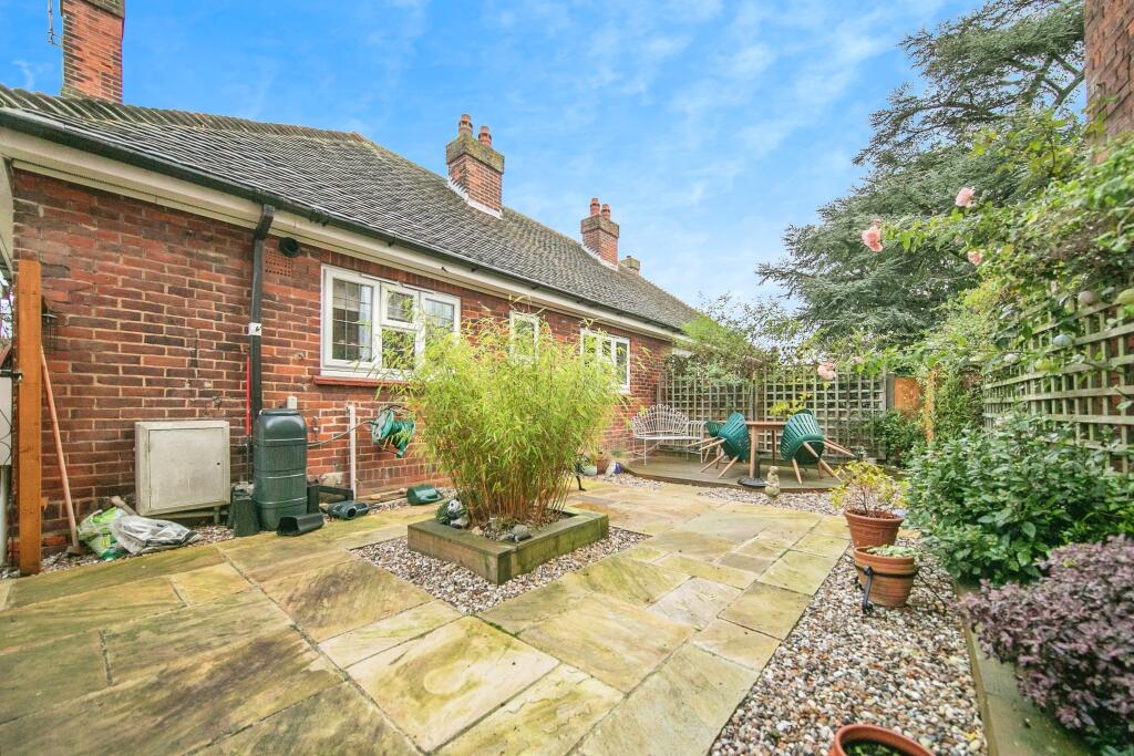 2 bed Semi-Detached Bungalow