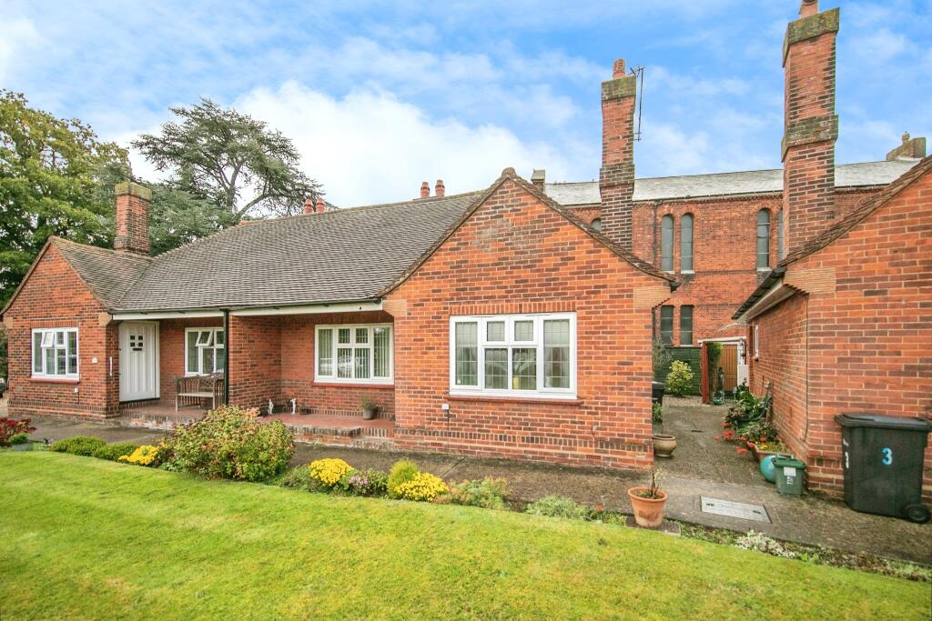 2 bed Semi-Detached Bungalow