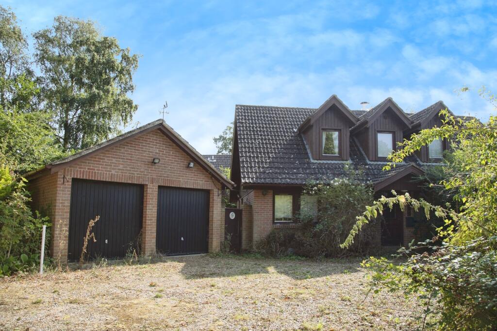 4 bed Detached