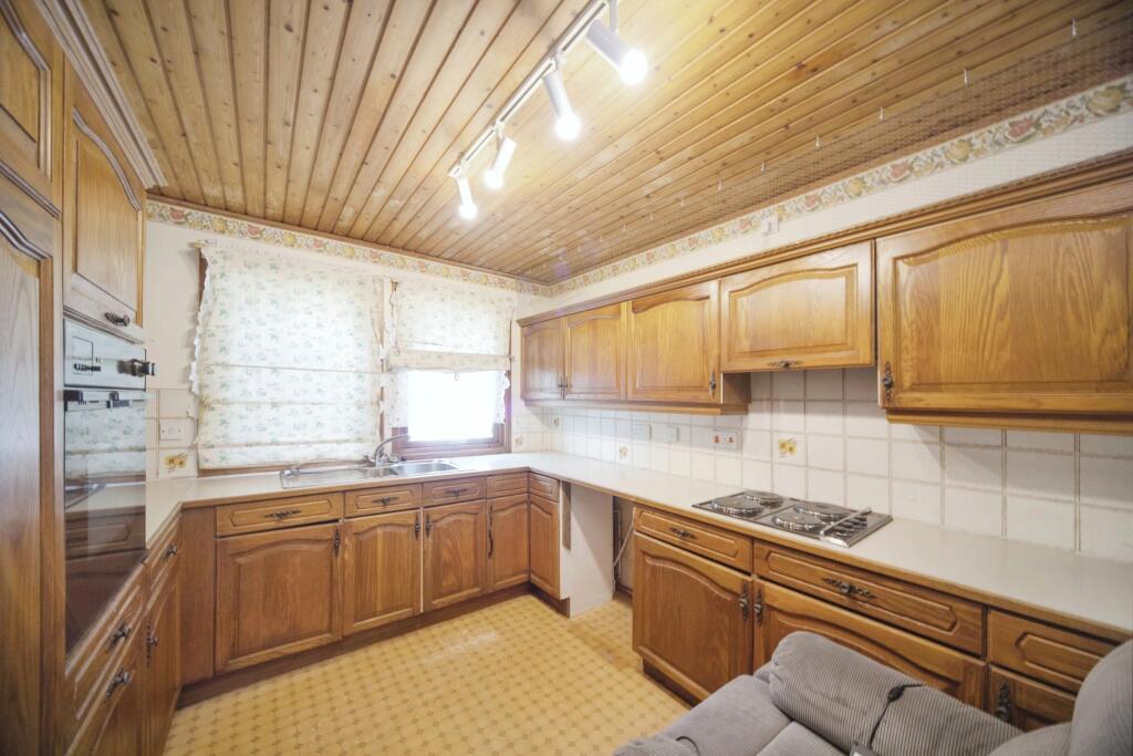 4 bed Detached