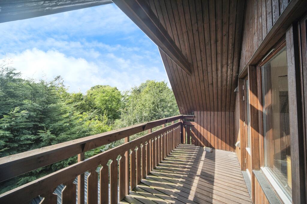 4 bed Detached