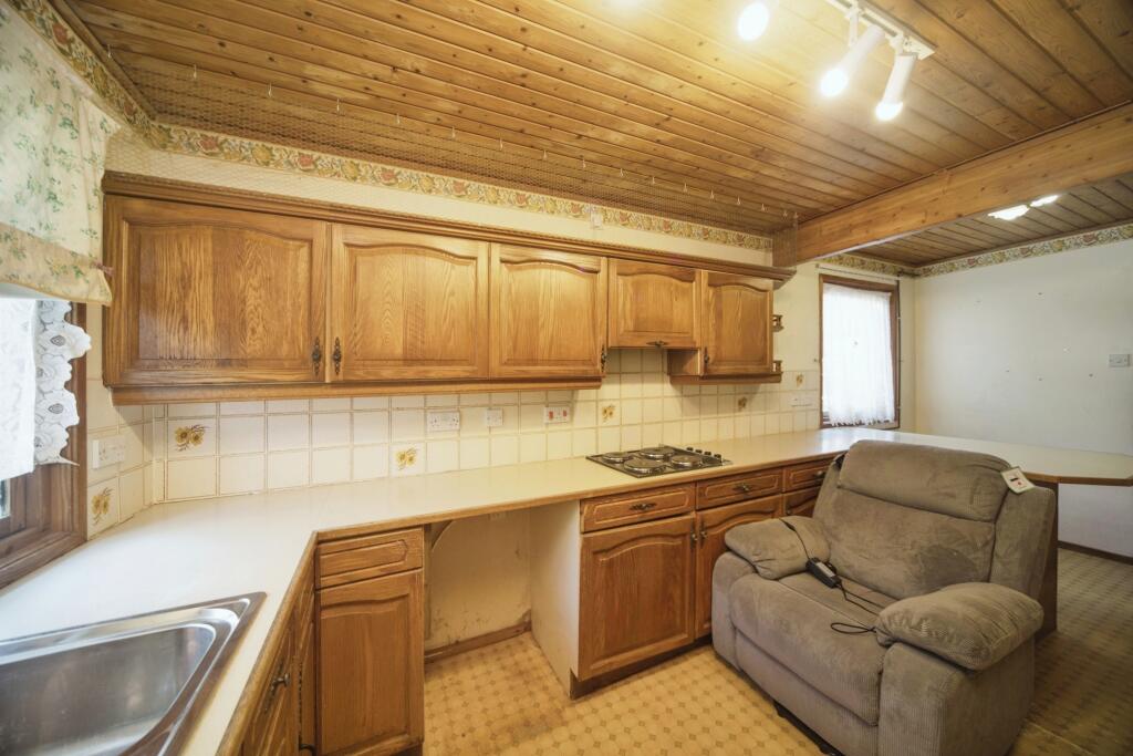 4 bed Detached