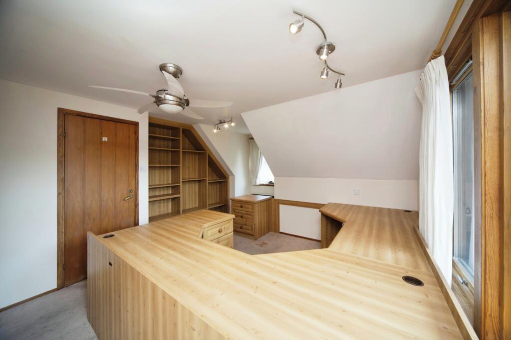 4 bed Detached