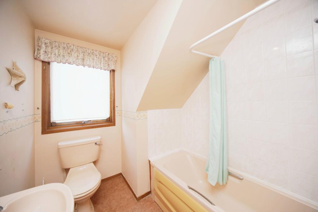 4 bed Detached