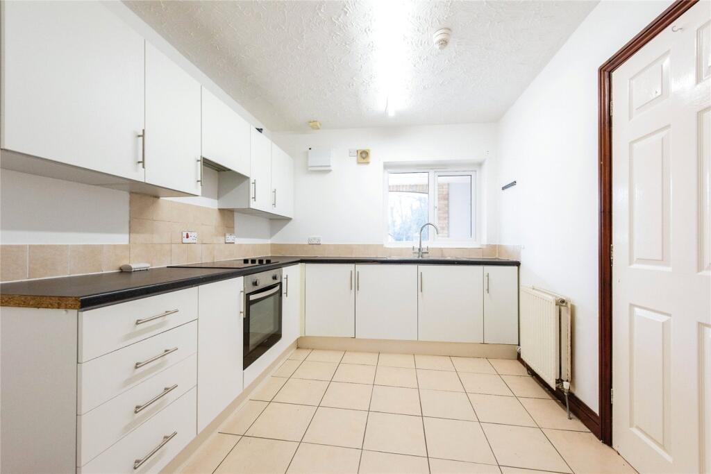 5 bed Town House