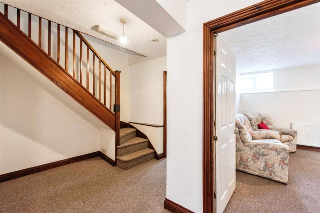 5 bed Town House