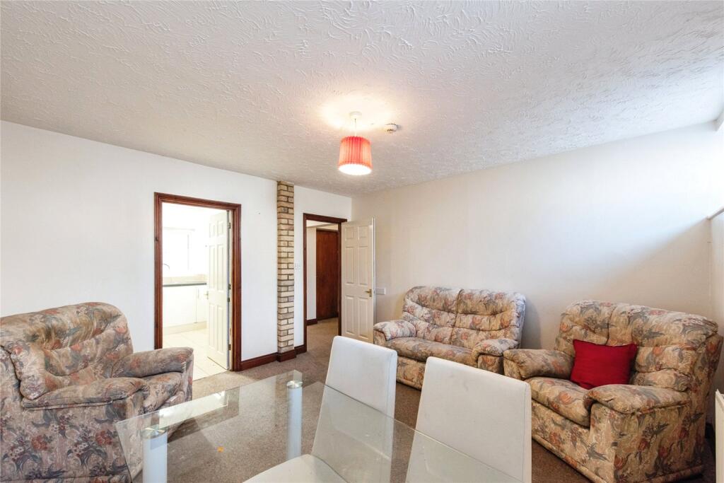 5 bed Town House