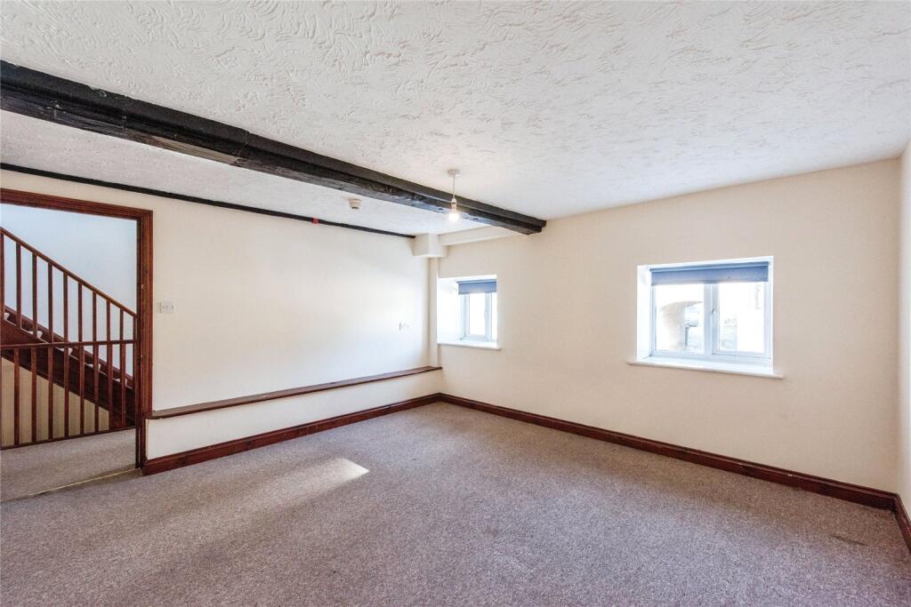 5 bed Town House