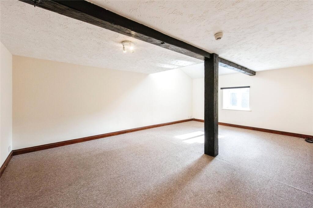 5 bed Town House