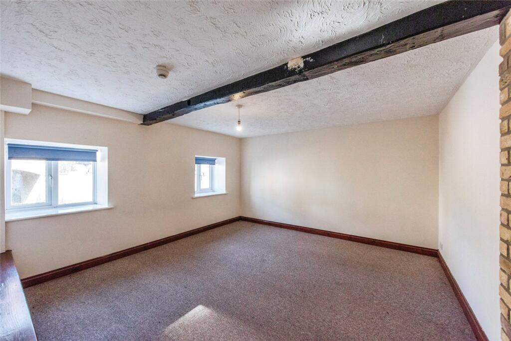 5 bed Town House
