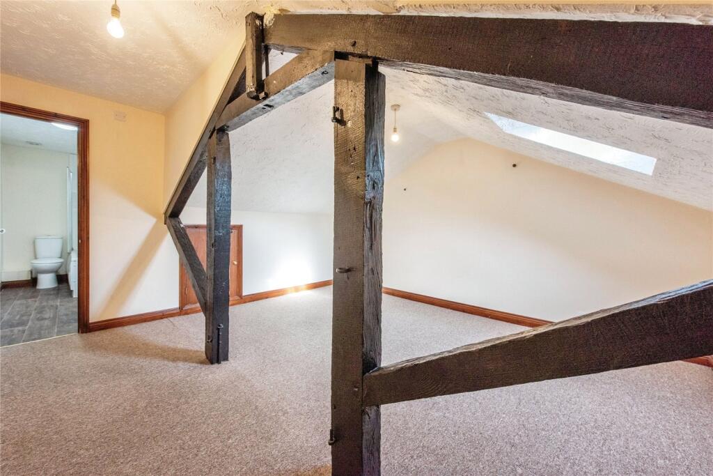 5 bed Town House