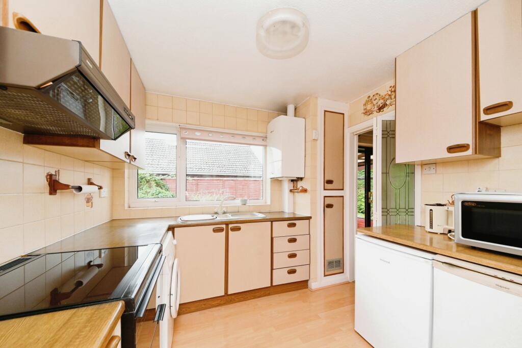 4 bed Detached