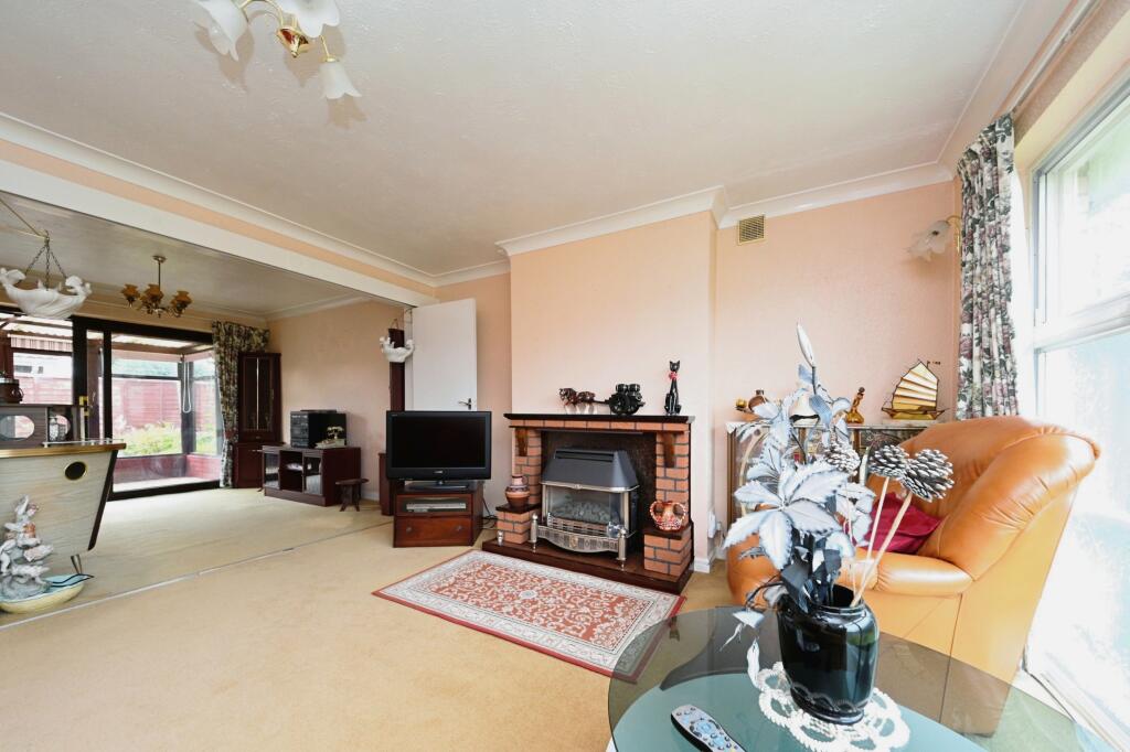 4 bed Detached