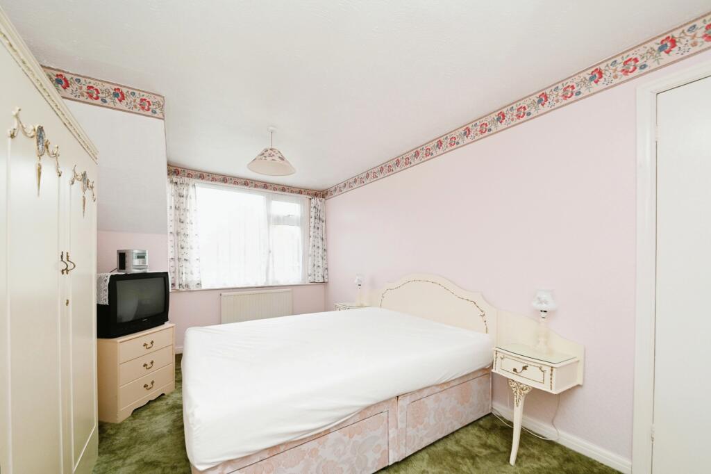 4 bed Detached