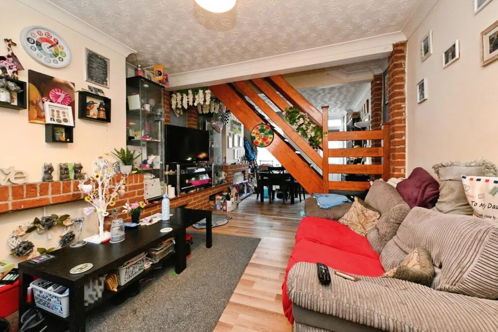3 bed Terraced