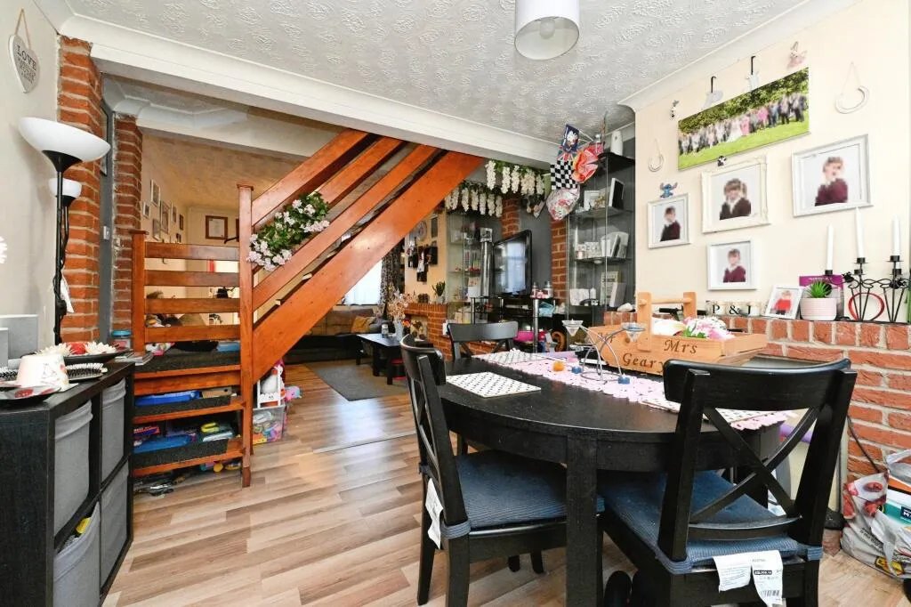 3 bed Terraced