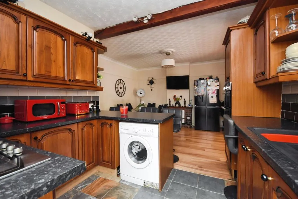 4 bed Semi-Detached