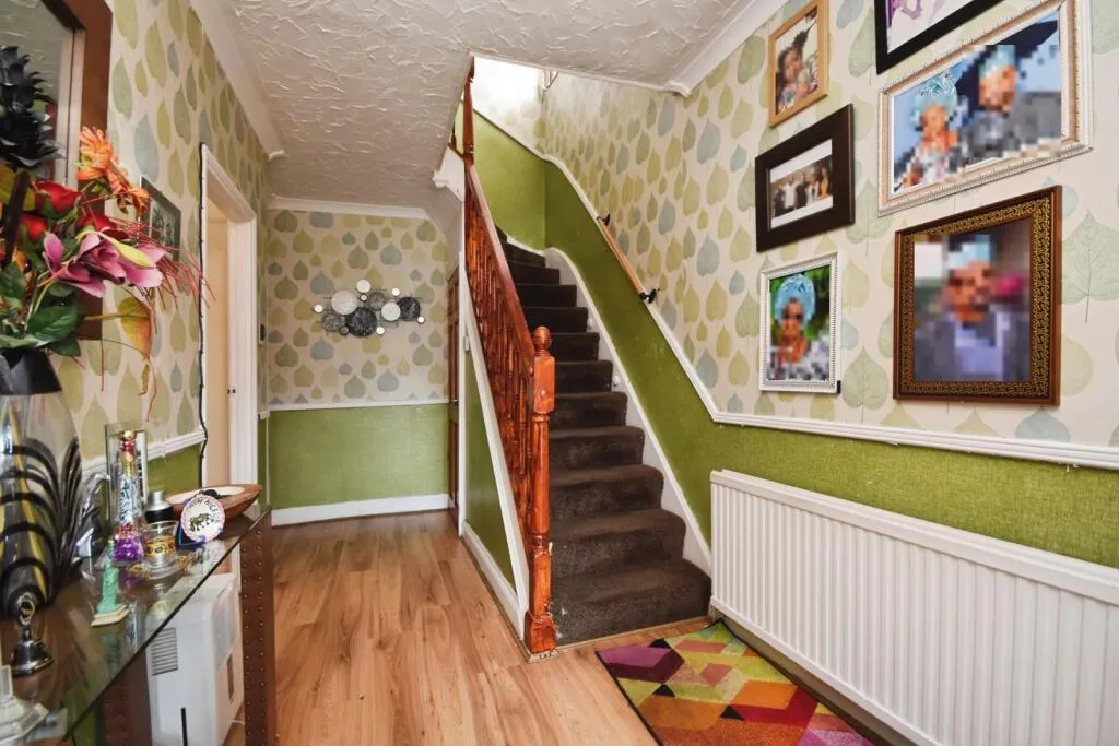 4 bed Semi-Detached