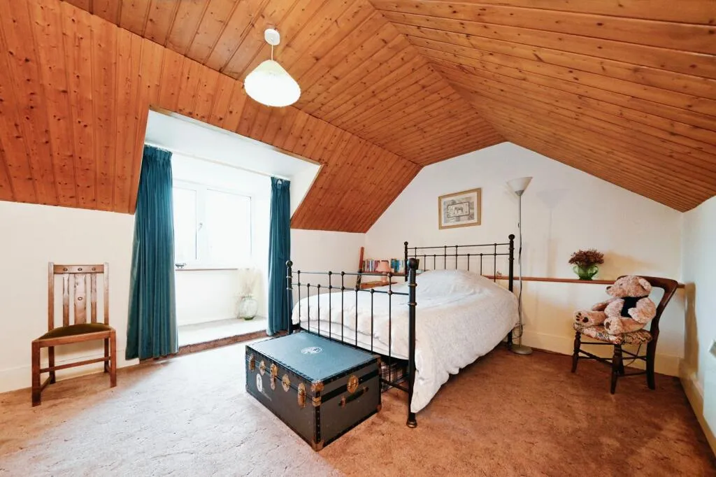 5 bed Terraced