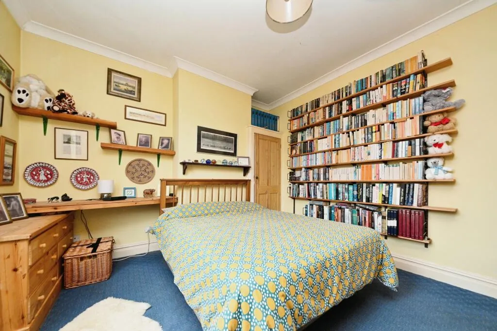 5 bed Terraced