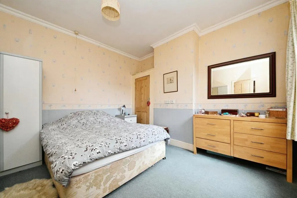 5 bed Terraced