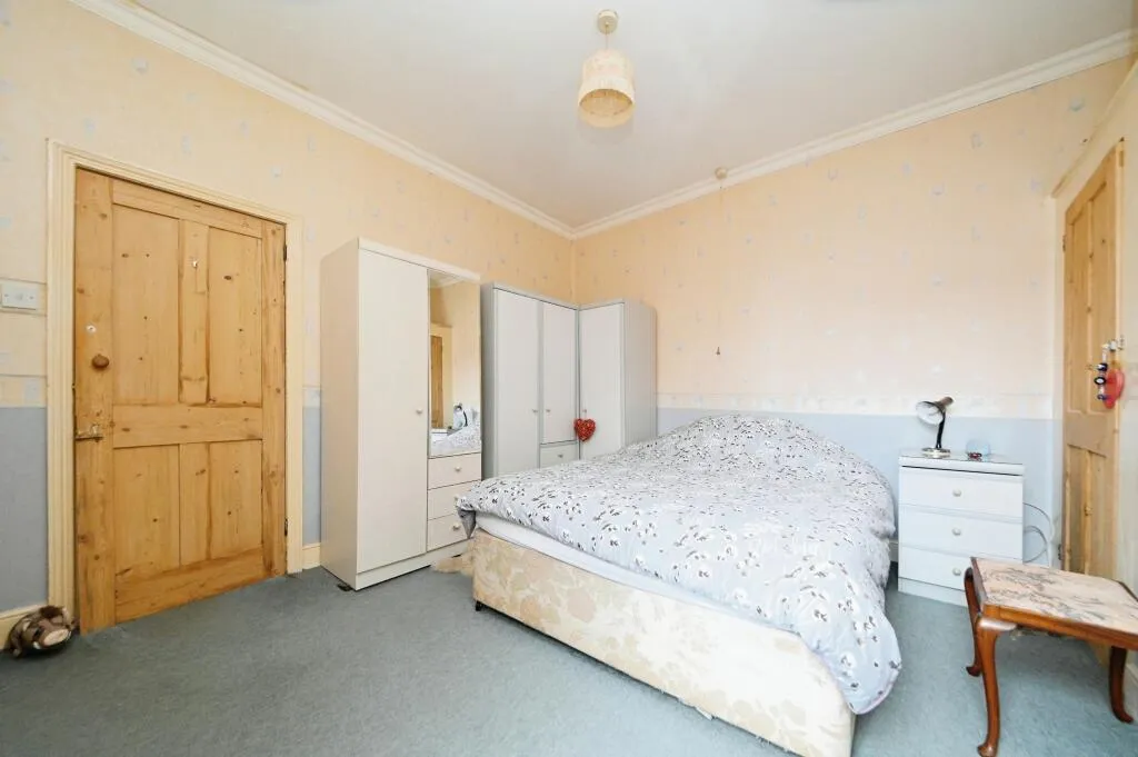 5 bed Terraced