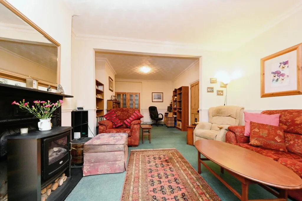 5 bed Terraced