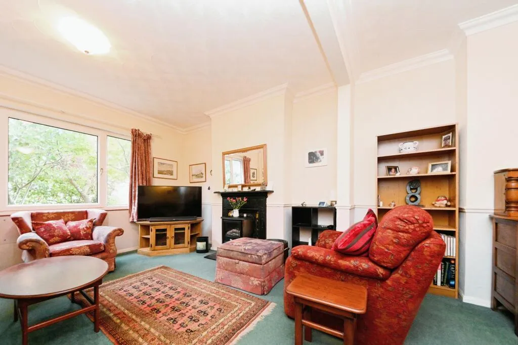 5 bed Terraced