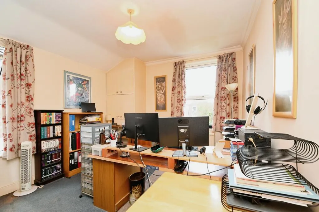 5 bed Terraced