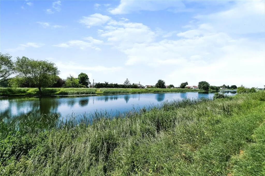 2 bed Detached Bungalow