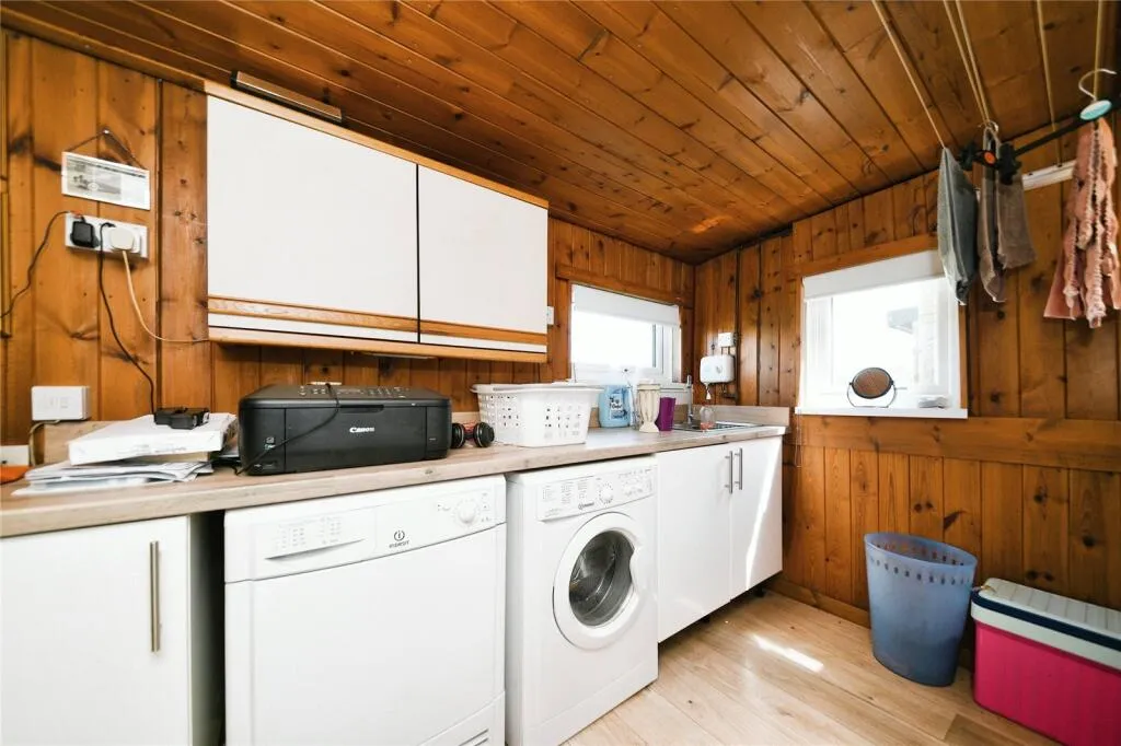 2 bed Detached Bungalow