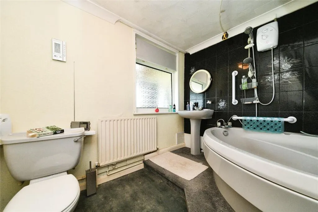 2 bed Detached Bungalow