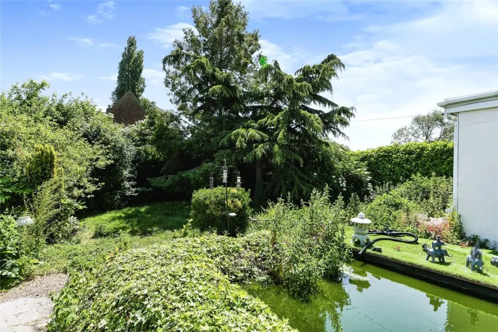 2 bed Detached Bungalow