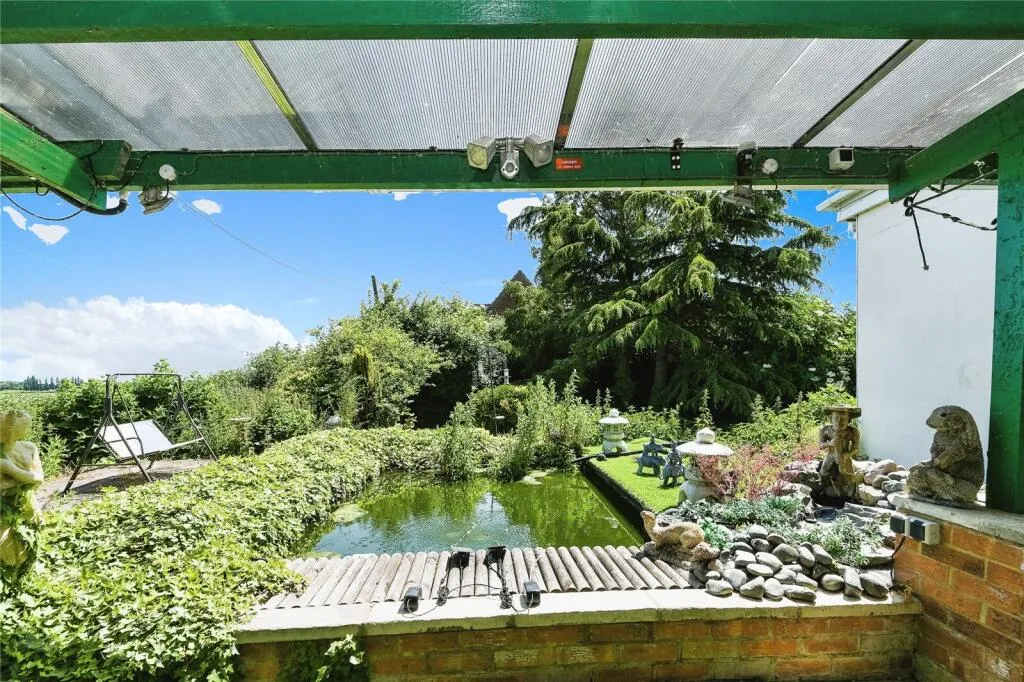 2 bed Detached Bungalow
