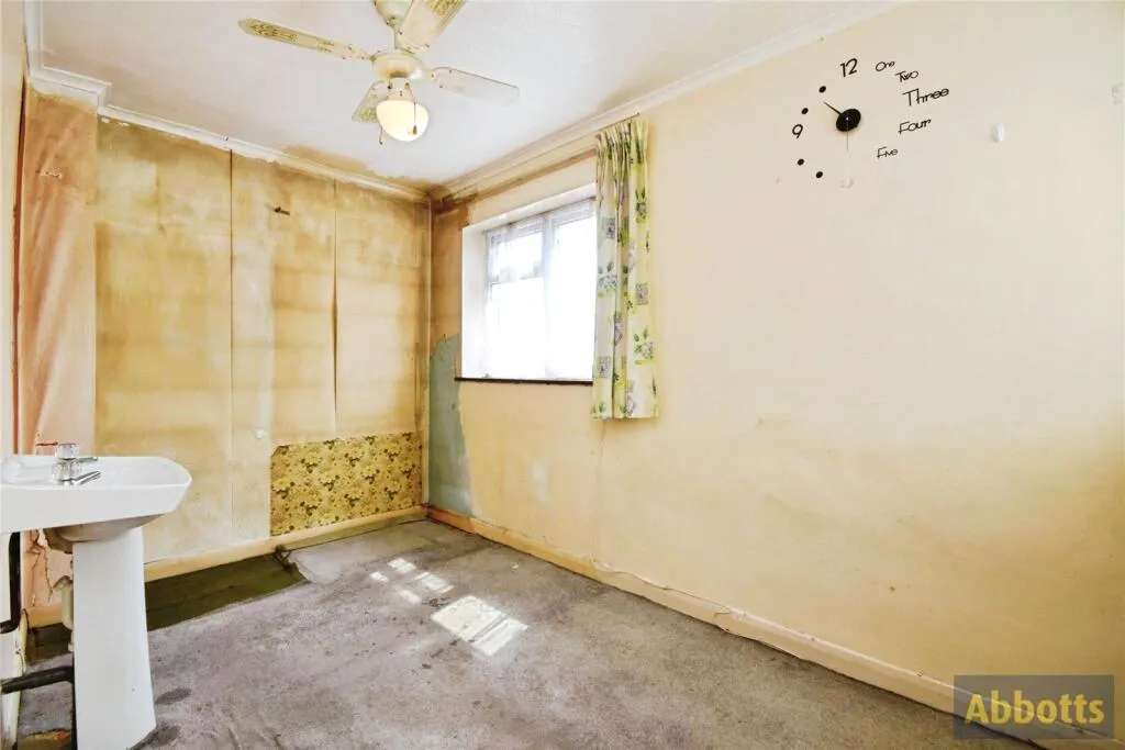 4 bed Semi-Detached
