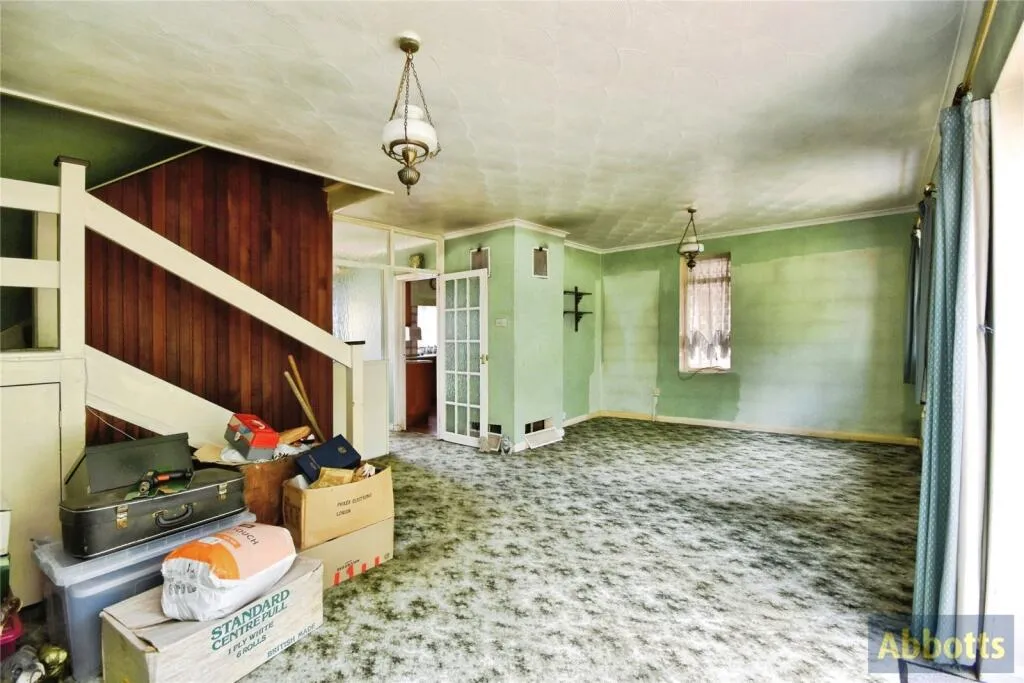 4 bed Semi-Detached