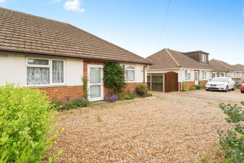 2 bed Semi-Detached Bungalow