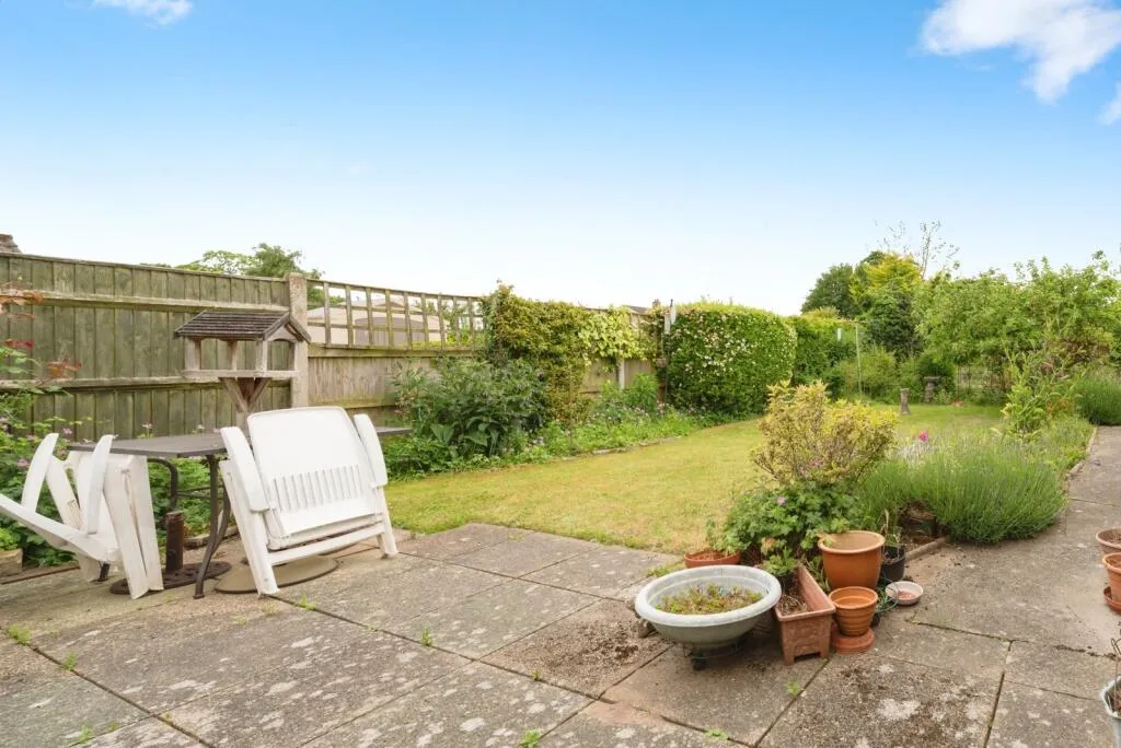 2 bed Semi-Detached Bungalow