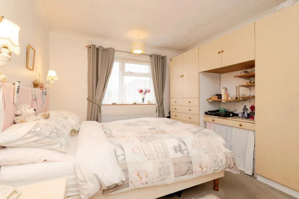 2 bed Semi-Detached Bungalow