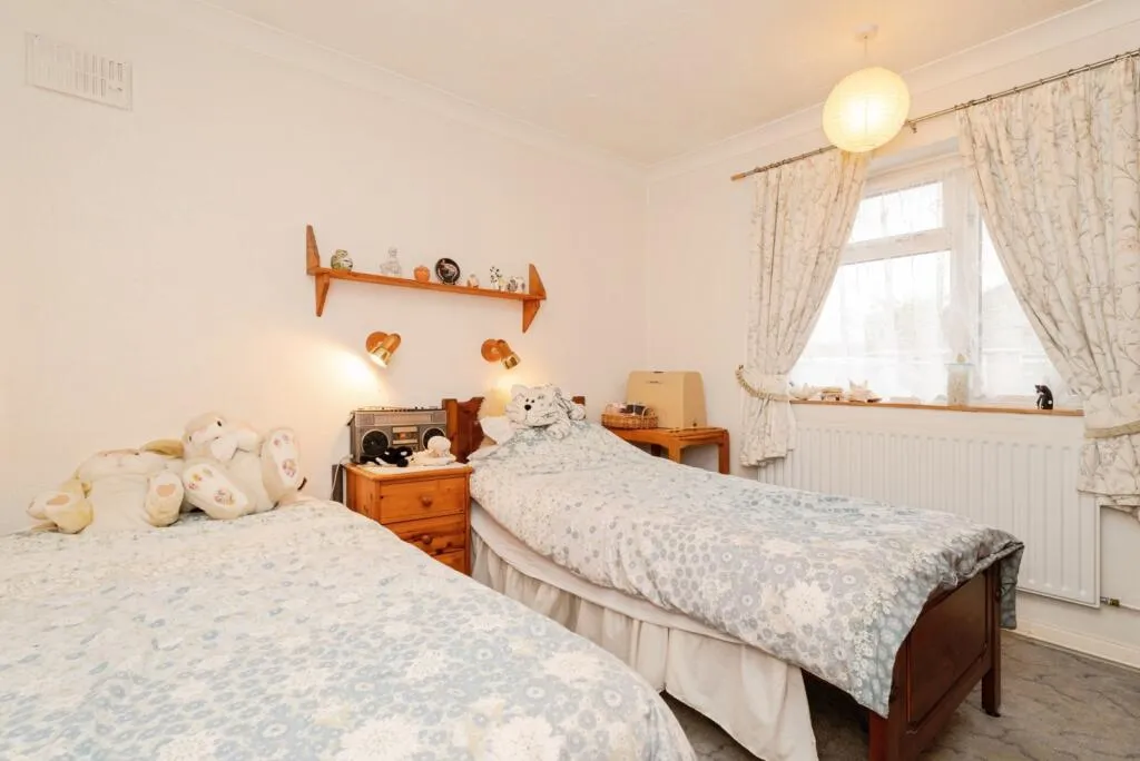 2 bed Semi-Detached Bungalow