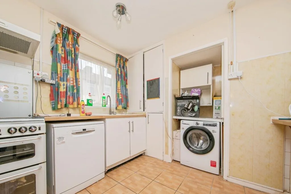 2 bed Detached Bungalow