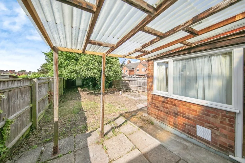 2 bed Detached Bungalow