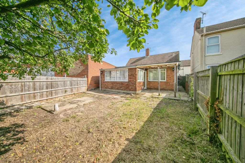 2 bed Detached Bungalow
