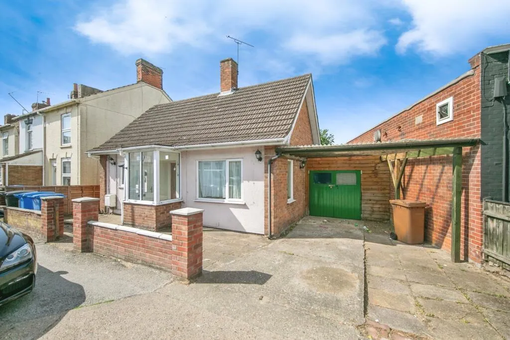 2 bed Detached Bungalow